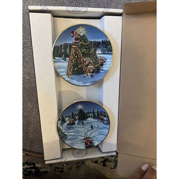 Pick set of 2 “A Merry Little Christmas” Mini-Plates - Picture 12 of 12